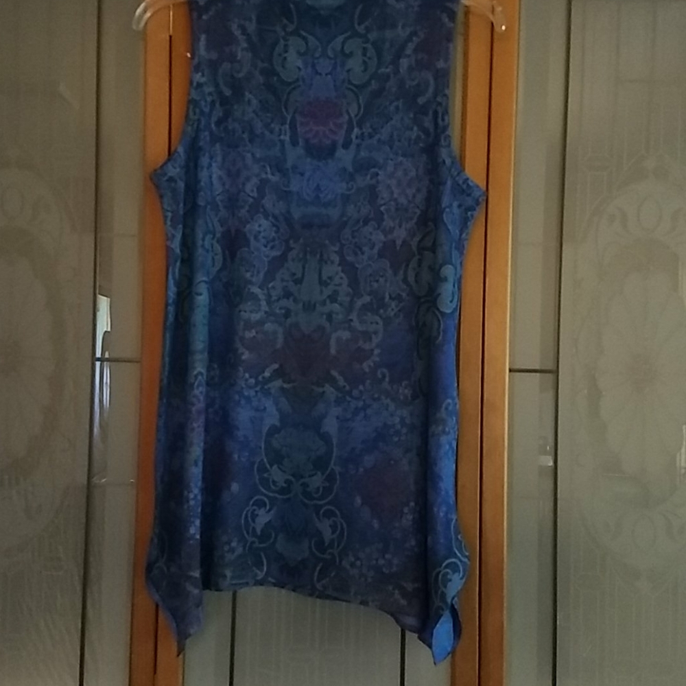 Tunic - Picture 2 of 6